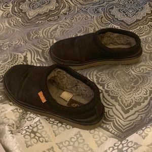 Gently worn ugg slippers